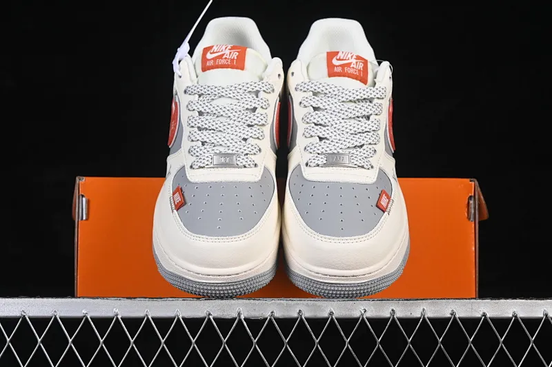 All categories Nk Air Force 1 Air Force series Nk Air Force 1 Low Air Force low-top Nike Air Force 1'07 Low joint beige gray red stitching Air Force 1 low-top casual sneakers JP8028-070